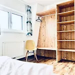 Haus Leitner 아파트 *